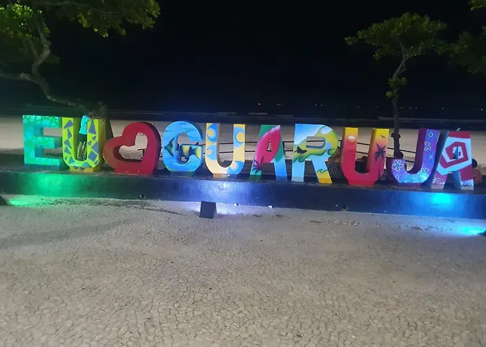 Apto 8 pessoas, Guarujá, Tortuga, com varanda.